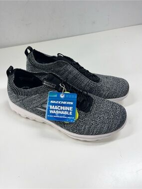 NWT Skechers Women's GoWalk Travel Radiant Moon Sneakers Shoes in Black Size 7